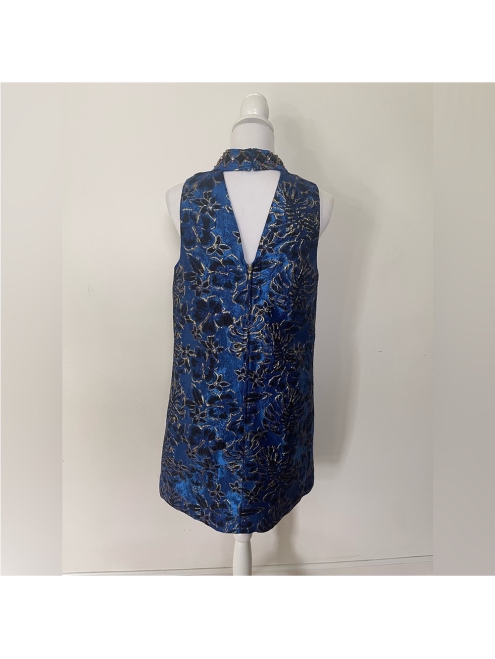 Lilly Pulitzer Brandi Shift Dress
Blue Grotto Twilight Floral - Picture 5 of 10